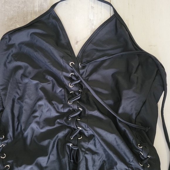 New never worn Boohoo one piece bathing suit black Size 10 - Picture 3 of 3